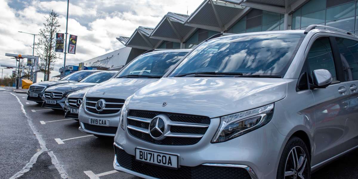 Travel in Style: The Benefits of a Luton Airport Executive Car Service