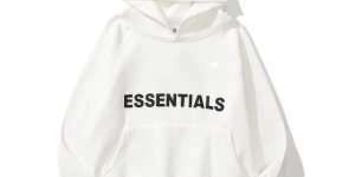 Essentials Hoodie – Perfect Fit with Minimalist Style