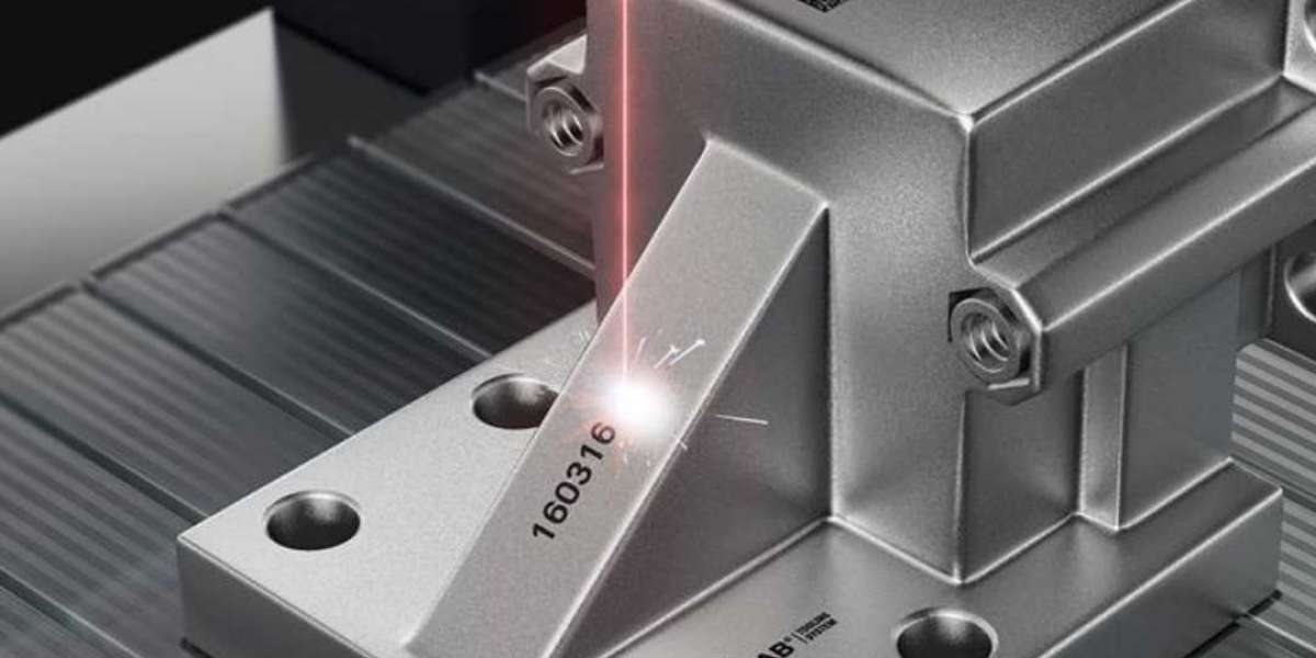 Descubra a eficiência da máquina de gravação a laser em metal para transformar seus projetos com alta precisão