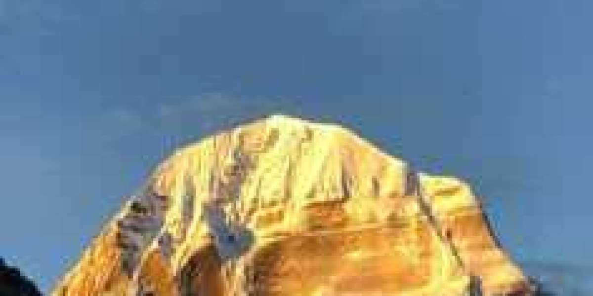 Extensive Trekking Experience: Kailash Mansarovar Yatra by Helicopter from Lucknow