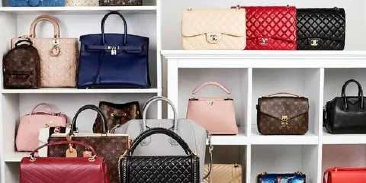 Top 10 Clothing Brands in USA Loved by Shoppers