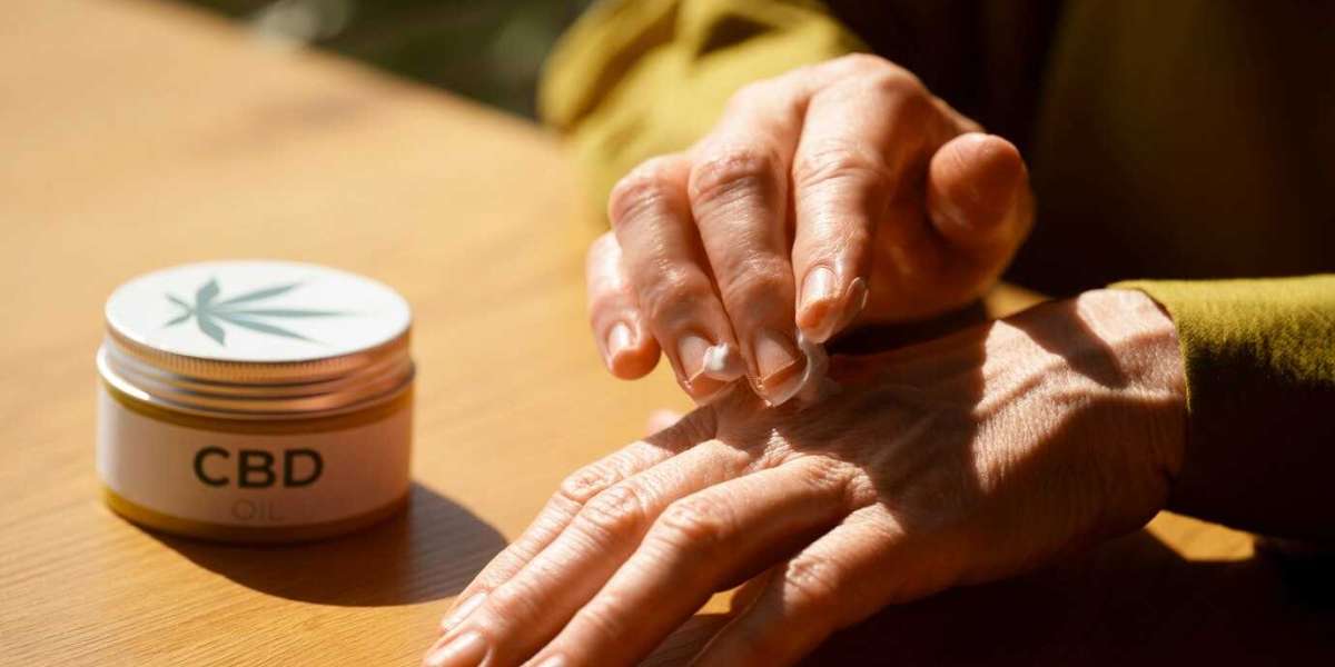 Pourquoi le CBD Saintes séduit-il de plus en plus les consommateurs exigeants ?