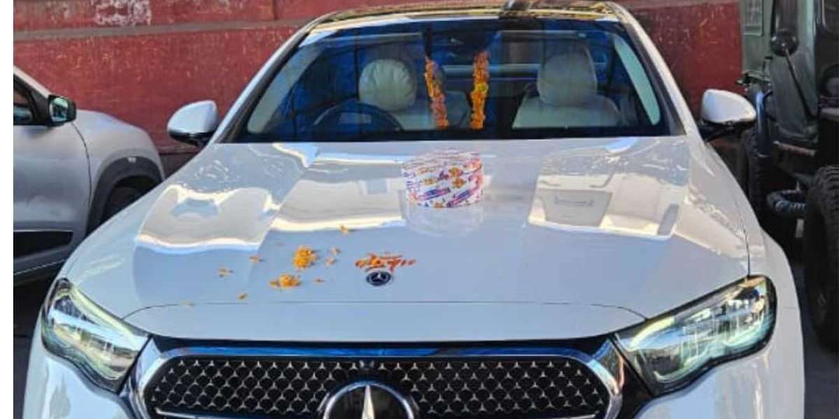Mercedes E-Class Car Rental in Jaipur | Luxury Ride with World Wide Luxury Travels