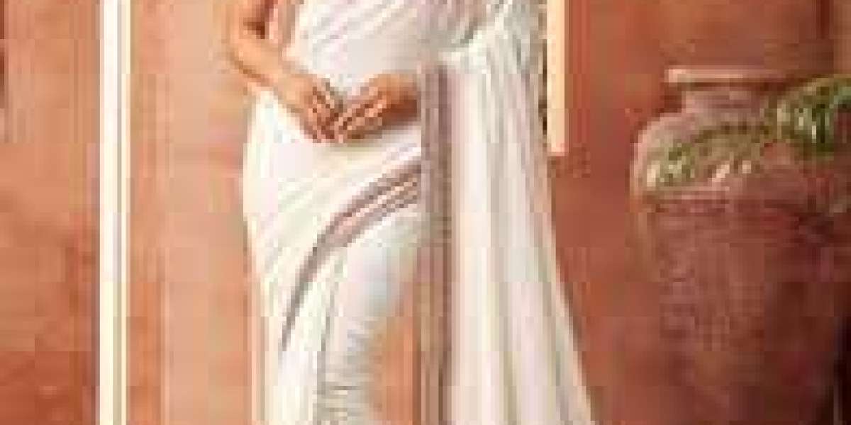 WomenSaree Traditional Indian Attire