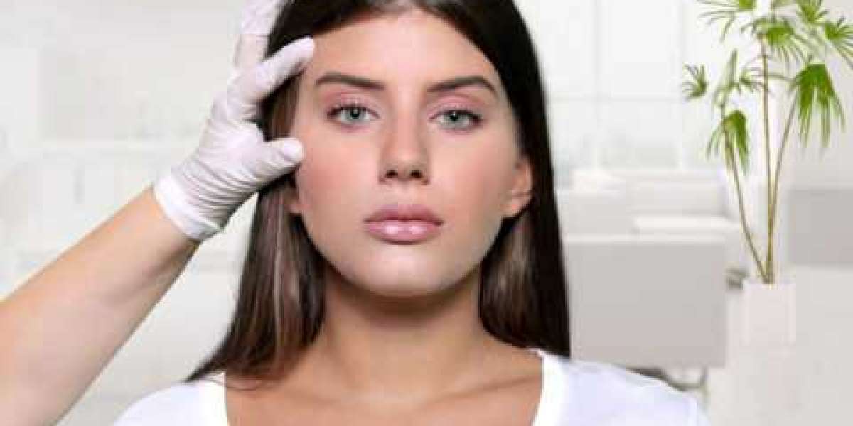 Benefits of Eyelid Bag Surgery Dubai for a Youthful Appearance